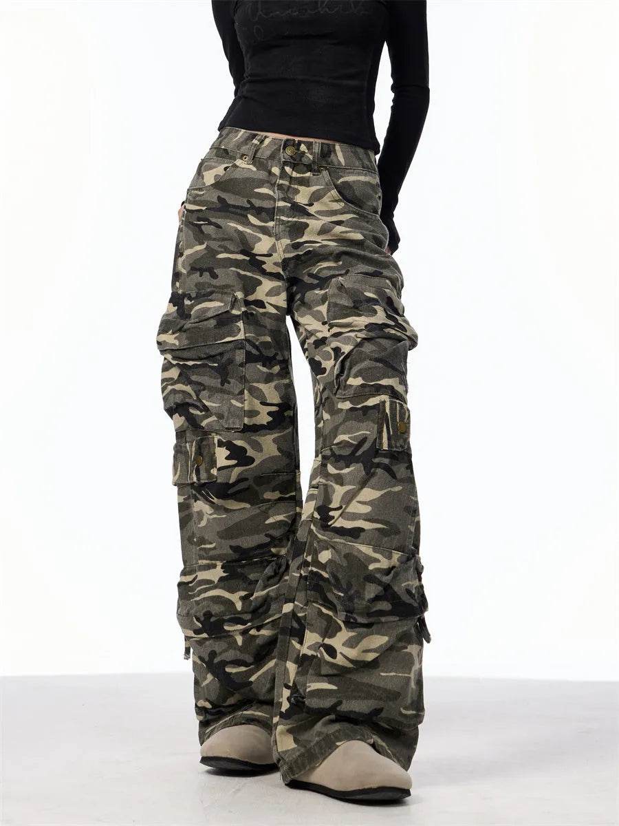 Retro Design Camouflage Cargo Pants Women - Velora