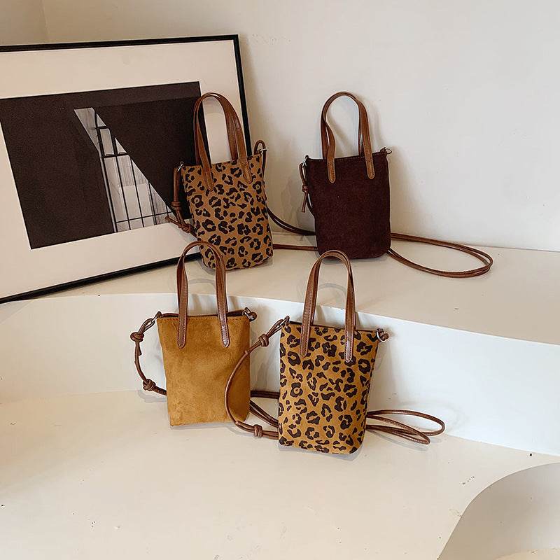 Women's Crossbody Bag Autumn And Winter Retro Leopard Print Shoulder Bag Anime New Versatile Suede Phone Bag - Velora