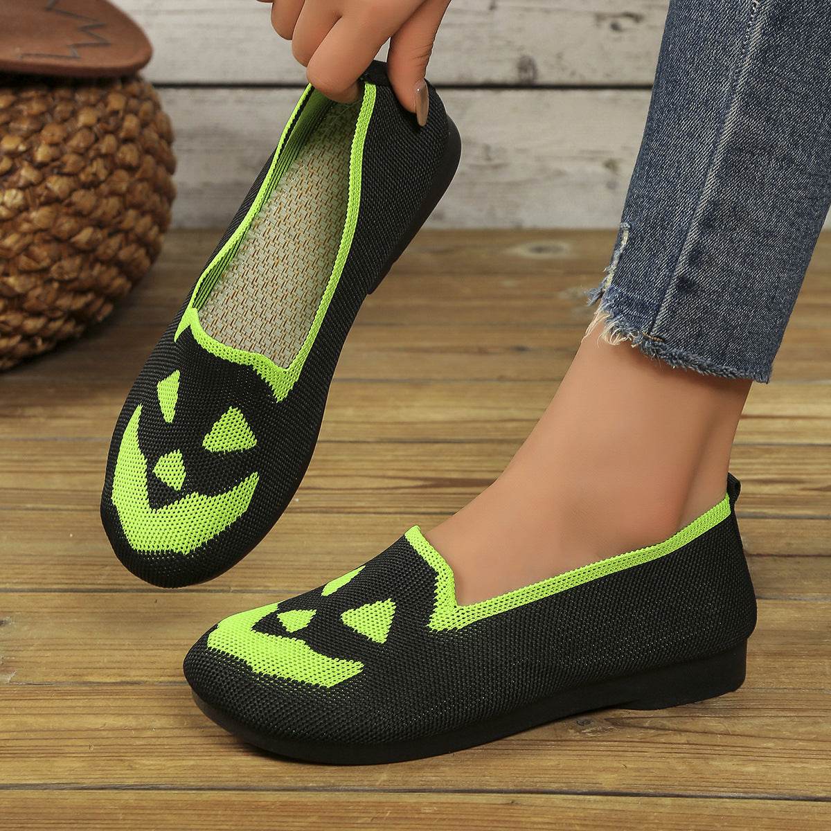 Women's Halloween Pumpkin Printed Breathable Flying Woven Shoes - Velora