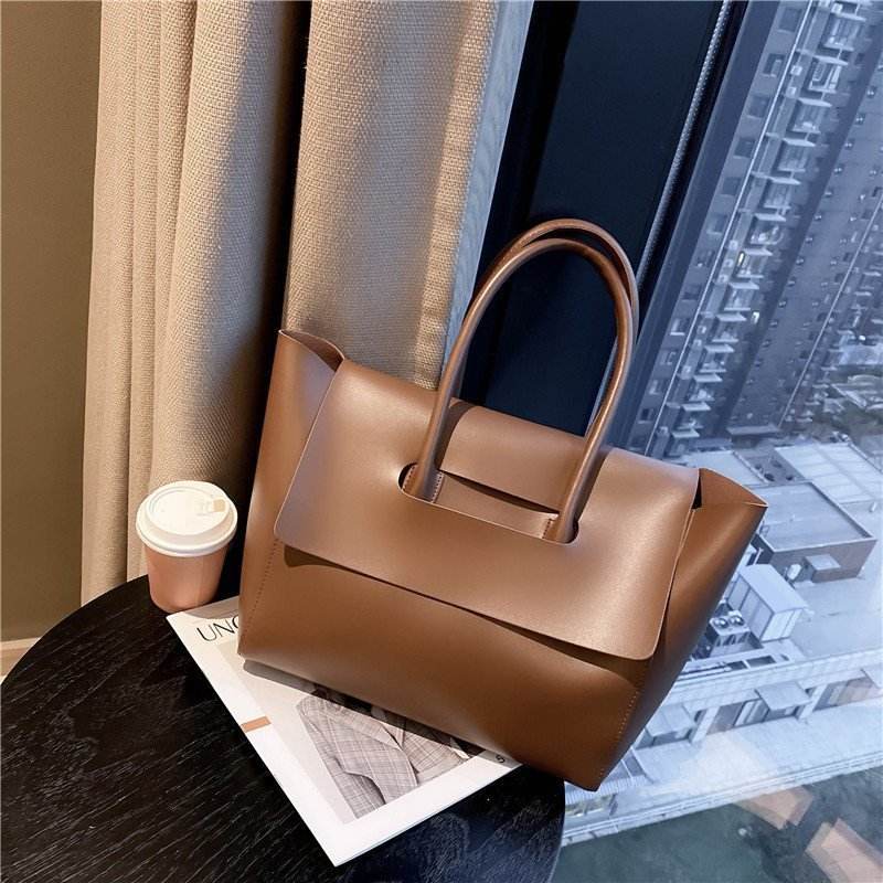 Fashion Leather Shoulder Bag Large Capacity Handbags Simple Retro Tote Bags