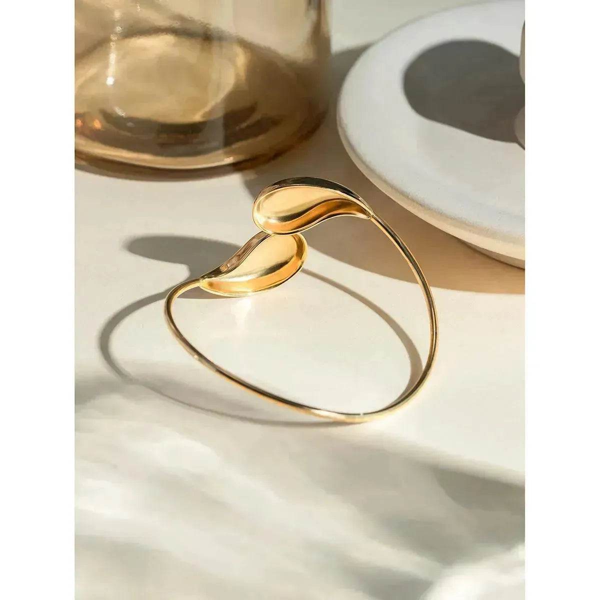 Fashion Jewelry 18K Gold Stainless Steel Irregular Drop-shaped Bracelet for Women Wedding Bracelet - Velora