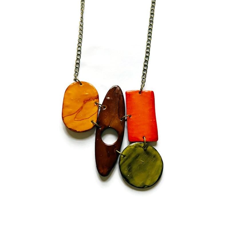 Chunky Bib Statement Necklace with Earthy Bohemian Style - Velora Luxury Fashion