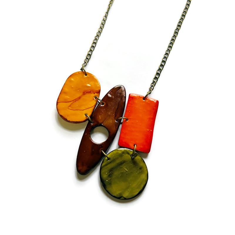 Chunky Bib Statement Necklace with Earthy Bohemian Style - Velora Luxury Fashion