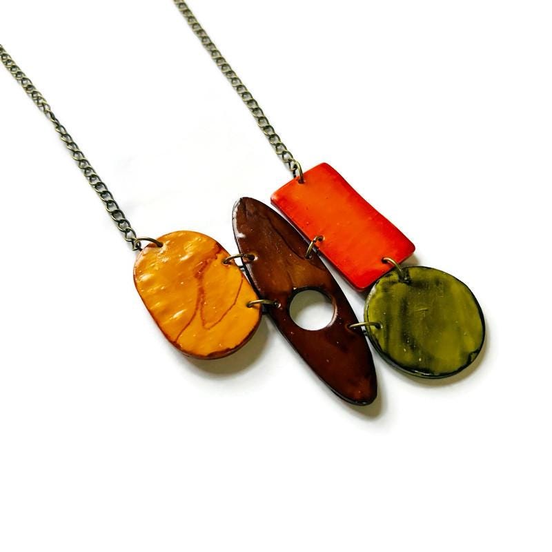 Chunky Bib Statement Necklace with Earthy Bohemian Style - Velora Luxury Fashion