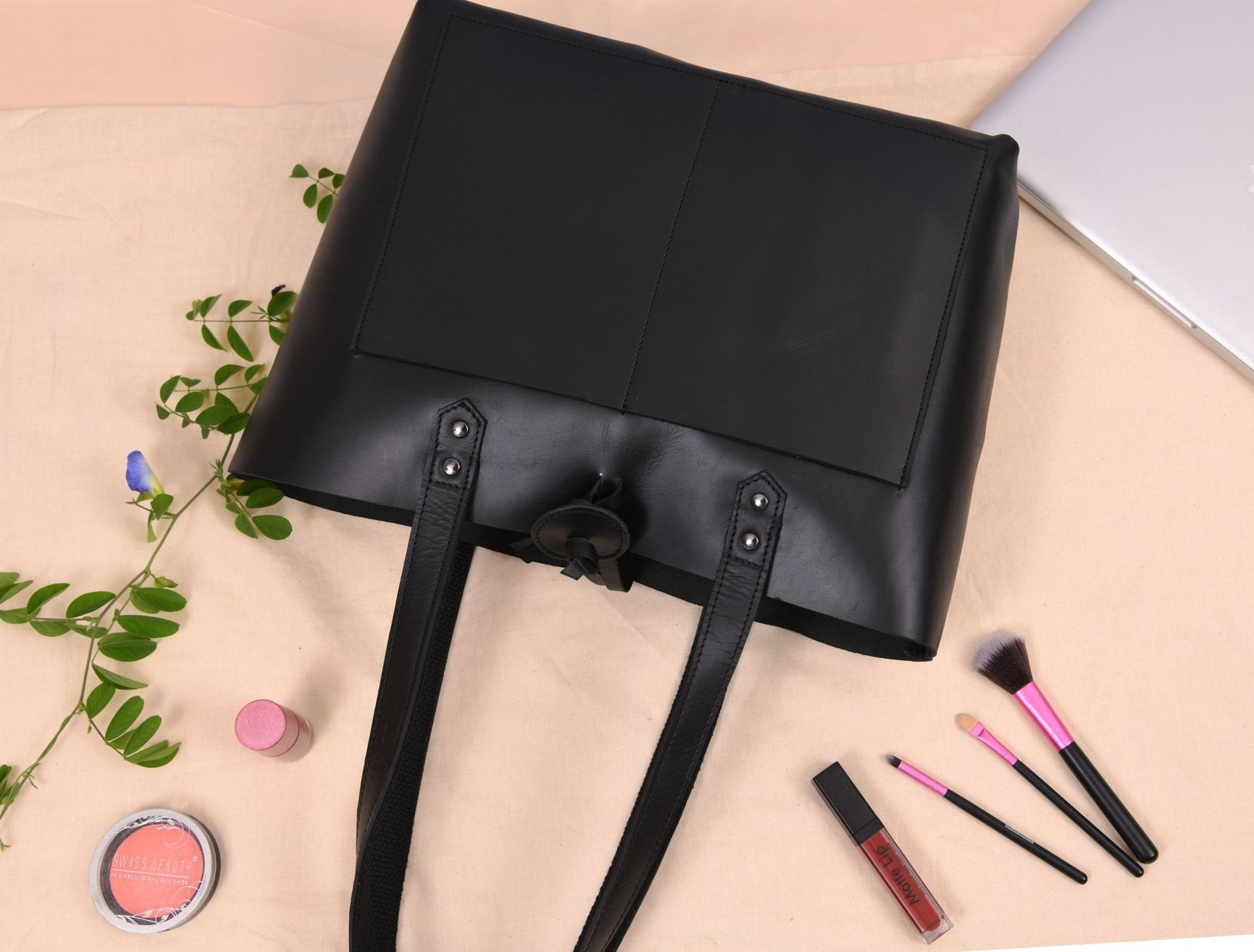 Leather Willow Tote - Velora Luxury Fashion