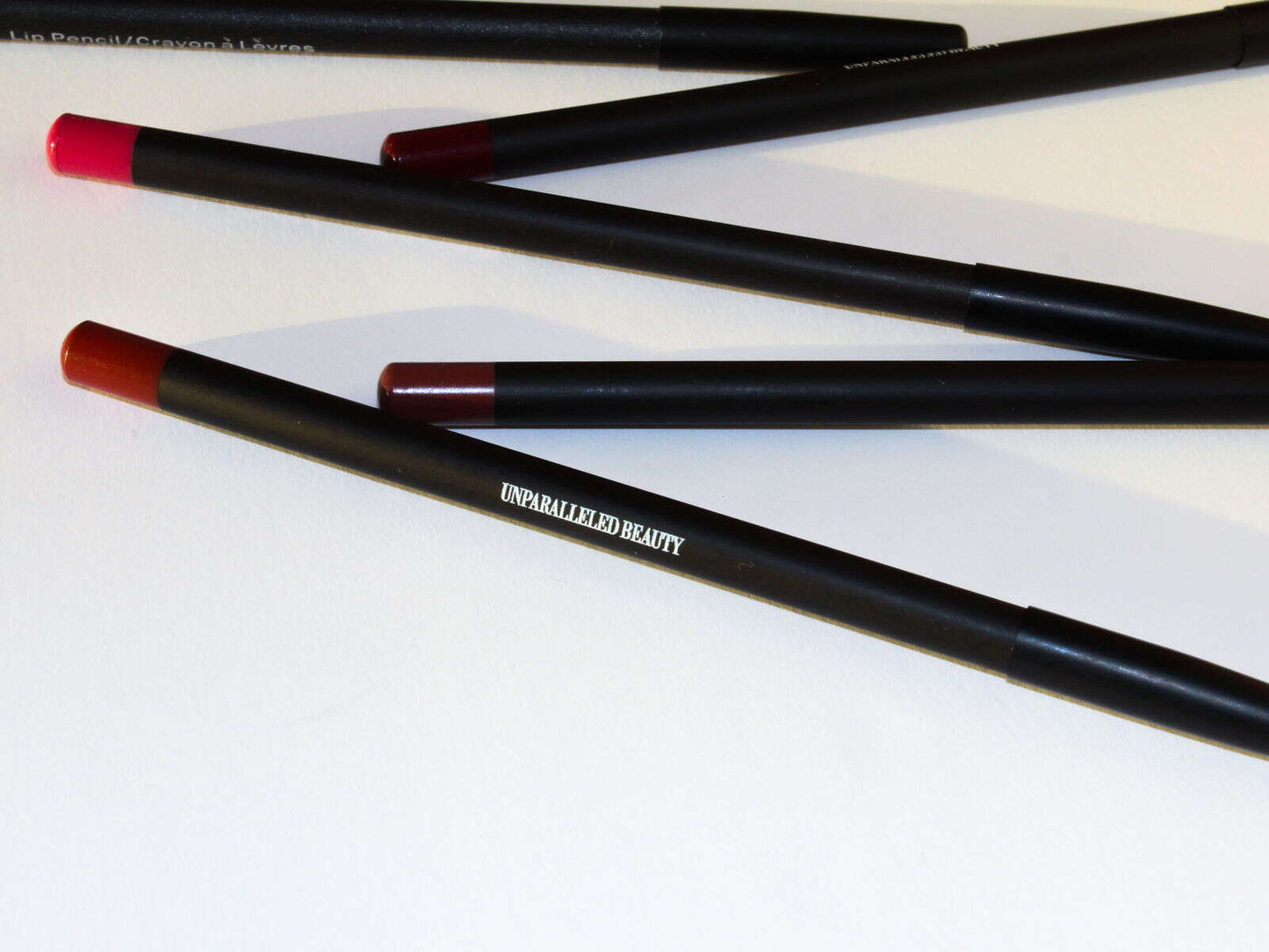 UNPARALLELED BEAUTY Luxury Lip Pencil Canada - Velora Luxury Fashion