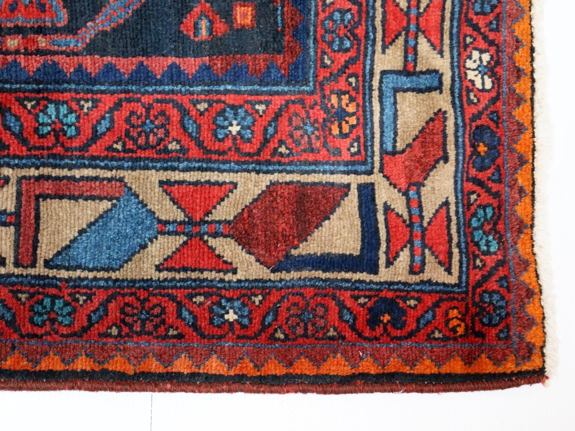Persian Nahavand Rug | 5' 2" x 10' 8" - Velora