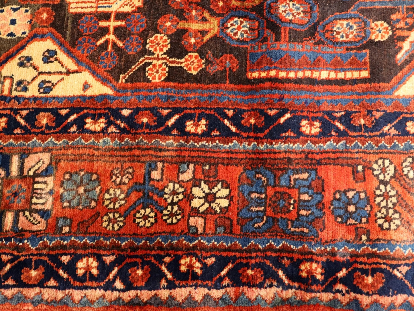 Persian Nahavand Rug | 5' 5” x 9' 7" - Velora