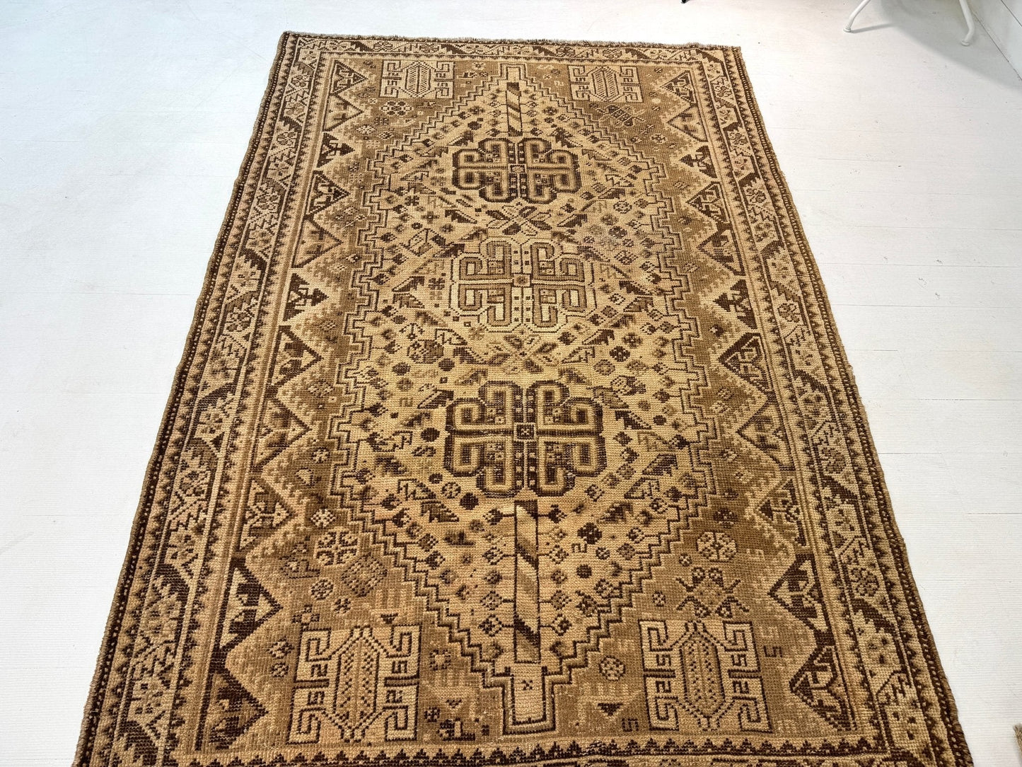 Persian Shiraz Rug | 5' 5” x 7' 11" - Velora