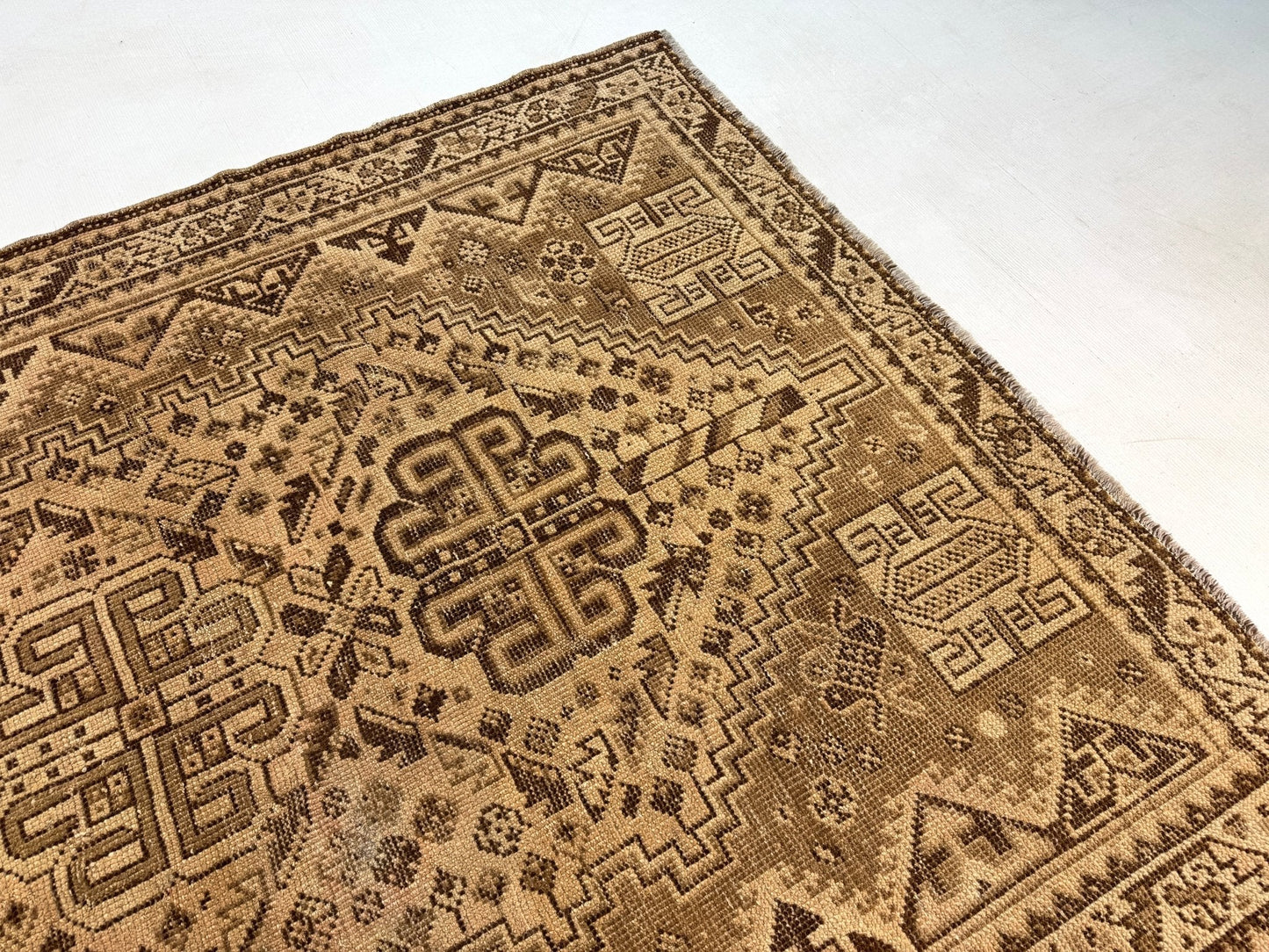 Persian Shiraz Rug | 5' 5” x 7' 11" - Velora