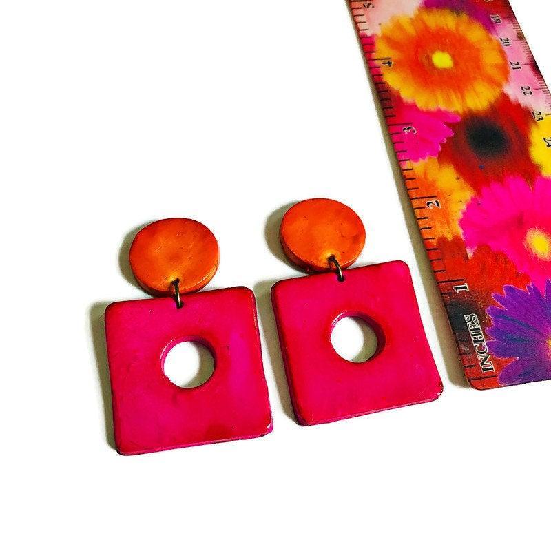 Retro Statement Necklace with Abstract Shapes in Neon Pink Purple Orange - Velora Luxury Fashion