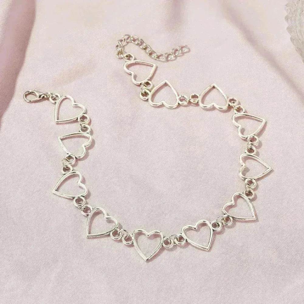 Simple Hollow Heart Temperament Peach Heart Clavicle Chain Necklace for Women - Velora