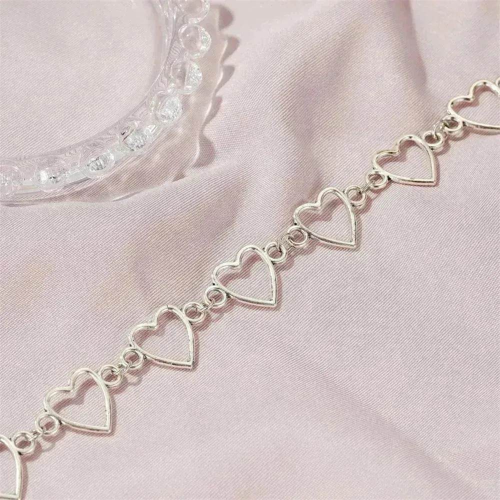 Simple Hollow Heart Temperament Peach Heart Clavicle Chain Necklace for Women - Velora