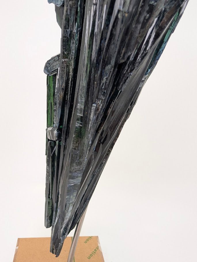 Vivianite Crystal - 1.9kg, 38cm Tall - Cabeca do Cachorro Claim, Amazonas, Brazil